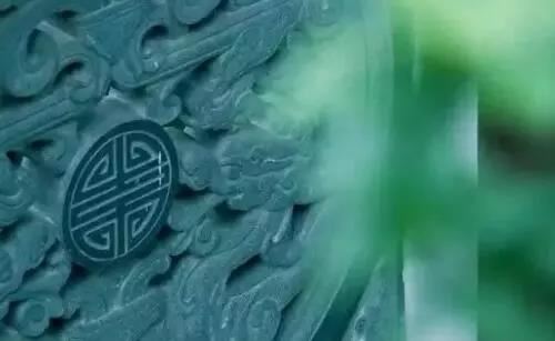 女人脚底有痣,男人脚底有痣